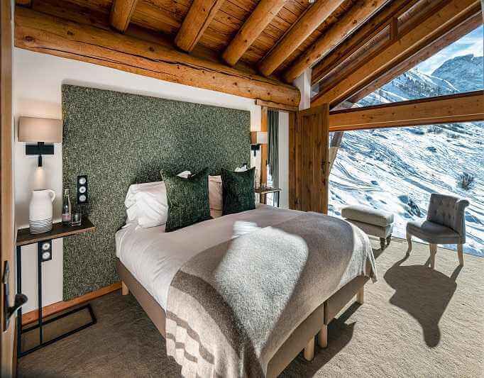 Mountain lodge availability in Val d'Isere